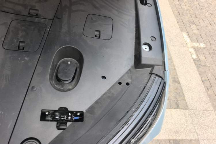 Used Nio ES6 2024 75 kWh Engine Bay Left