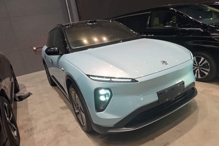 Used Nio ES6 2024 75 kWh Exterior 1