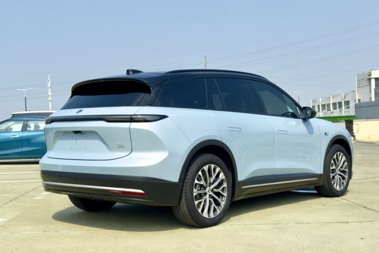 Used Nio ES6 2024 75 kWh Exterior 2