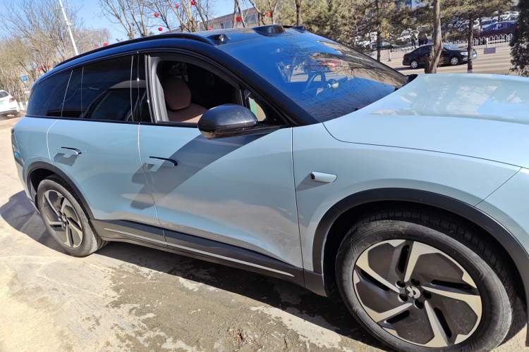 Used Nio ES6 2024 75 kWh Exterior 2