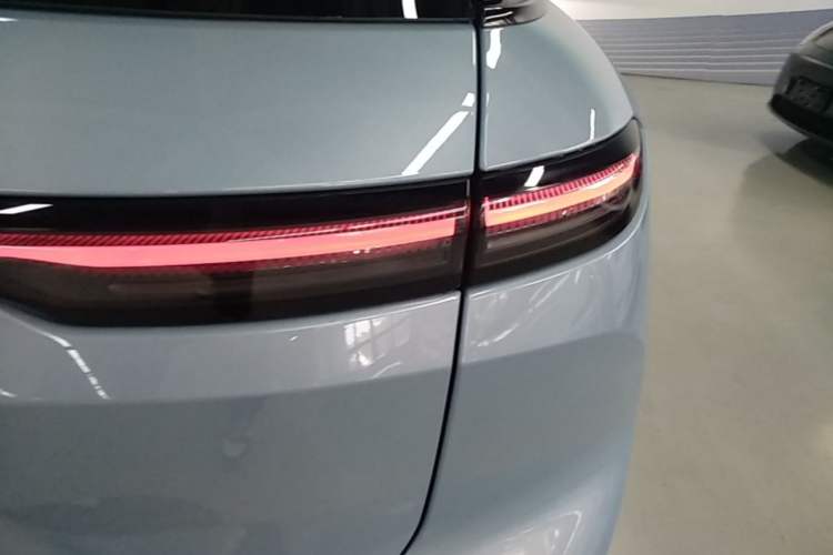 Used Nio ES6 2024 75 kWh Exterior 3