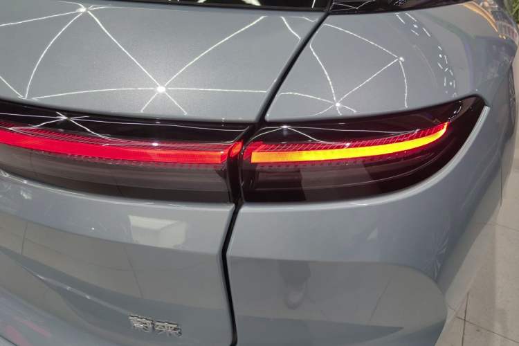 Used Nio ES6 2024 75 kWh Exterior 3
