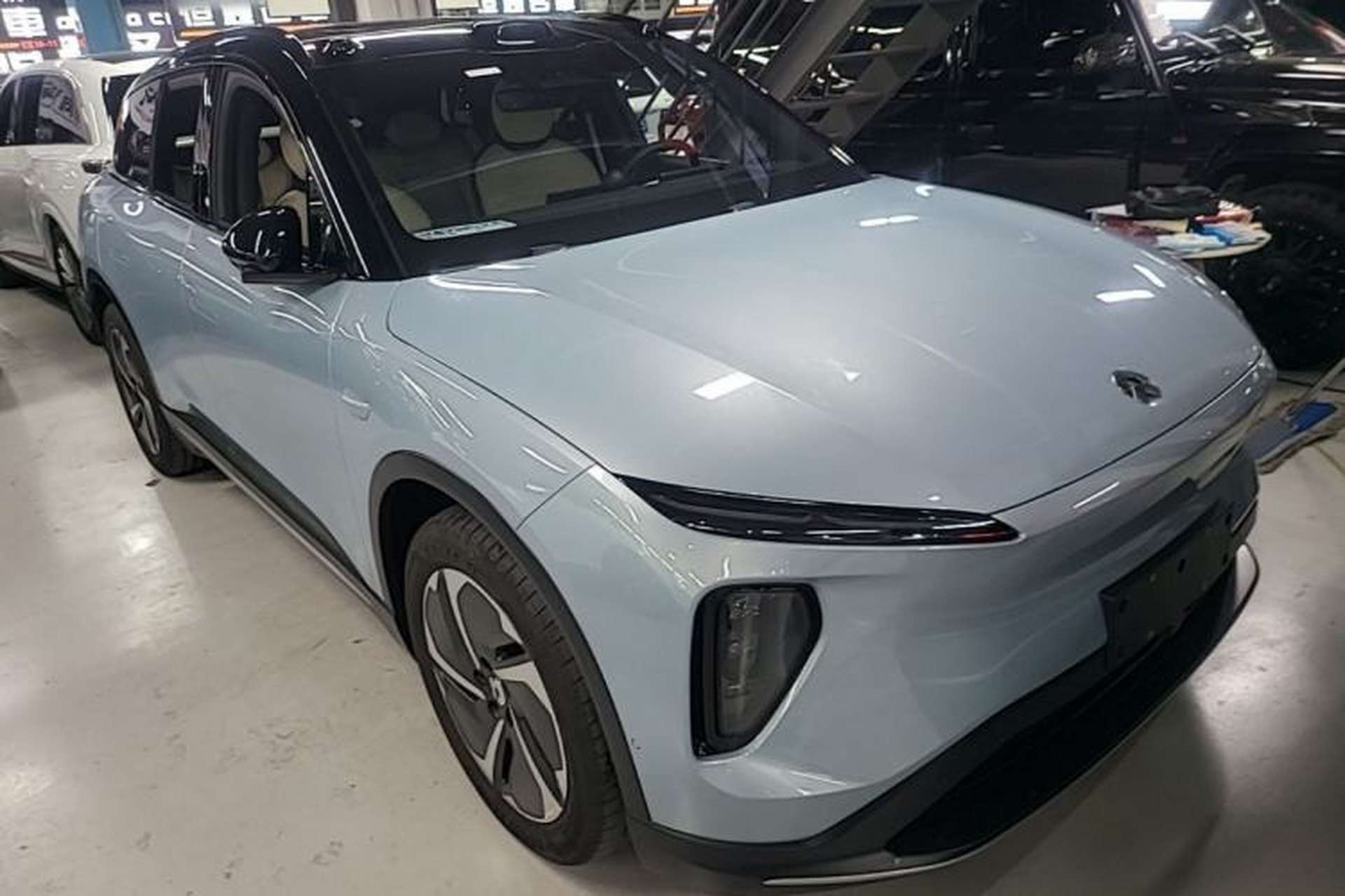Used Nio ES6 2024 75 kWh Front Right 45 Deg