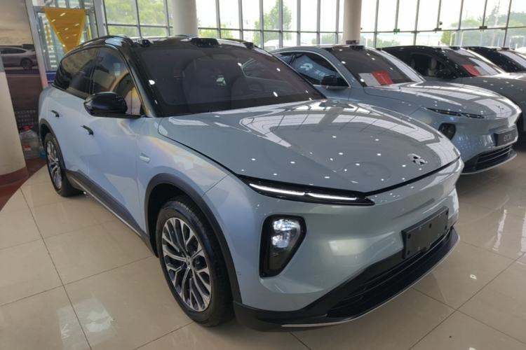 Used Nio ES6 2024 75 kWh Front Right 45 Deg