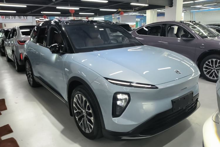 Used Nio ES6 2024 75 kWh Front Right 45 Deg