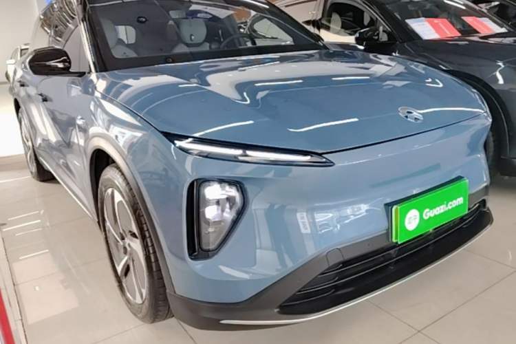 Used Nio ES6 2024 75 kWh Front Right 45 Deg
