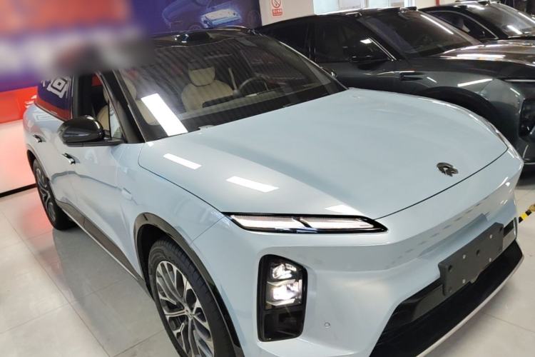 Used Nio ES6 2024 75 kWh Front Right 45 Deg