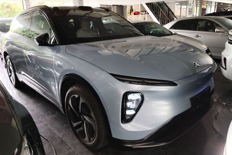 Used Nio ES6 2024 75 kWh Front Right 45 Deg