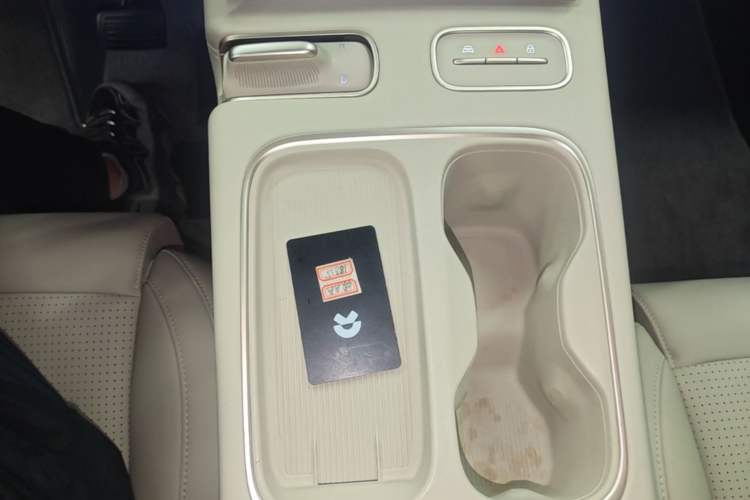 Used Nio ES6 2024 75 kWh Gear Lever