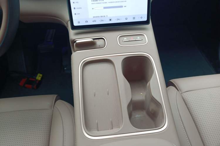 Used Nio ES6 2024 75 kWh Gear Lever