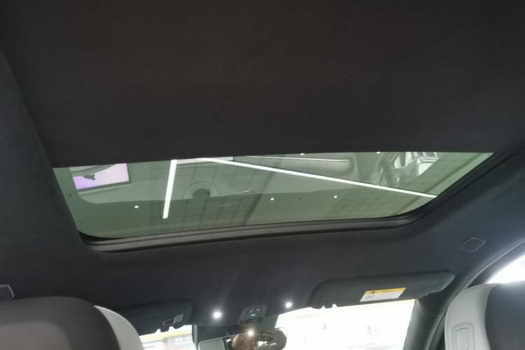 Used Nio ES6 2024 75 kWh Headliner