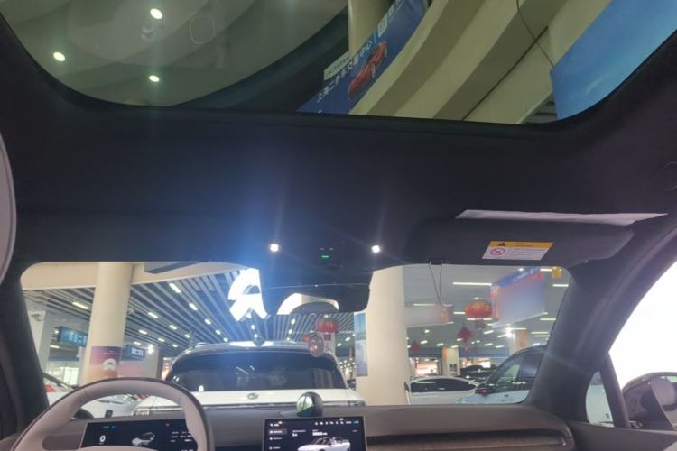 Used Nio ES6 2024 75 kWh Headliner