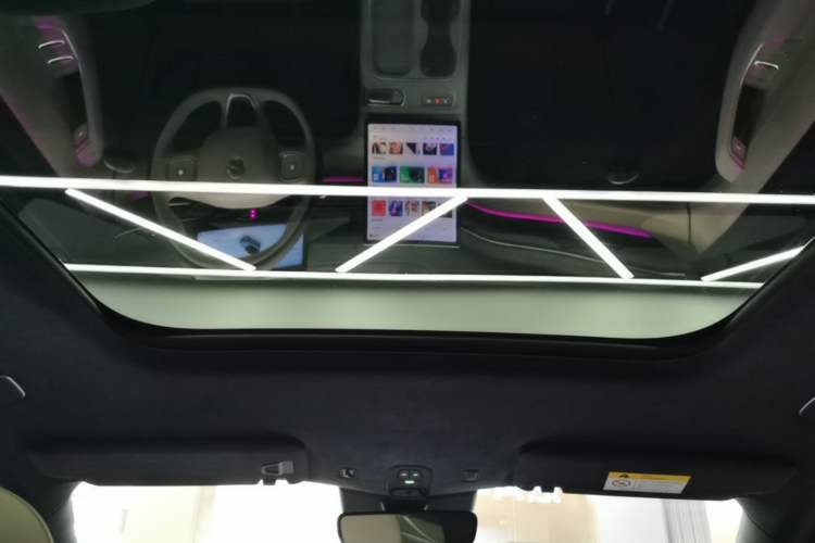 Used Nio ES6 2024 75 kWh Headliner