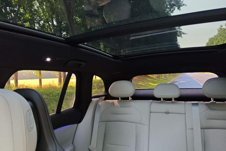 Used Nio ES6 2024 75 kWh Headliner