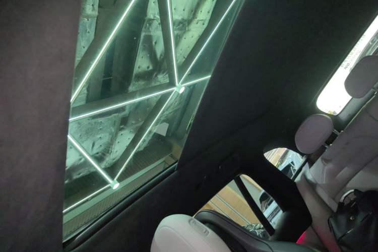 Used Nio ES6 2024 75 kWh Headliner