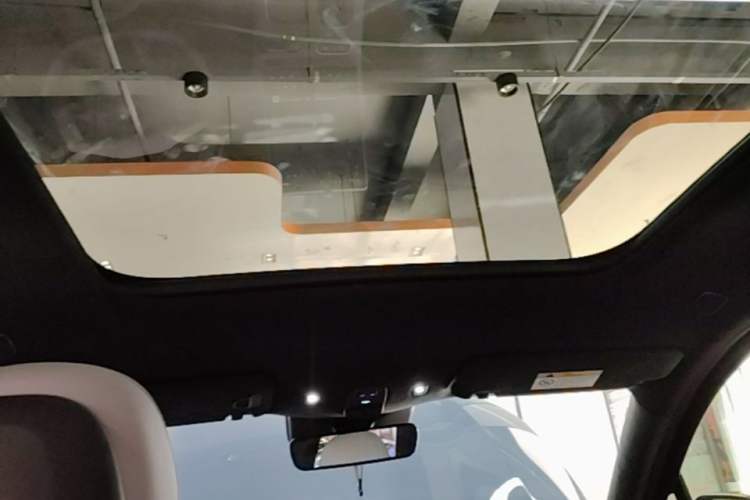 Used Nio ES6 2024 75 kWh Headliner