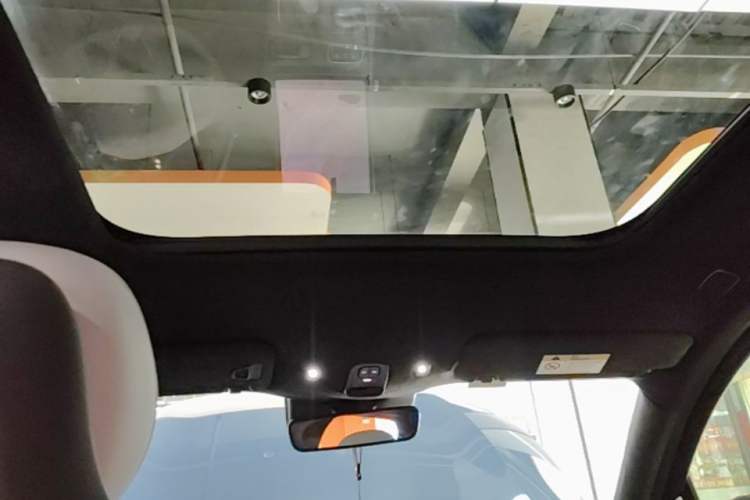Used Nio ES6 2024 75 kWh Headliner