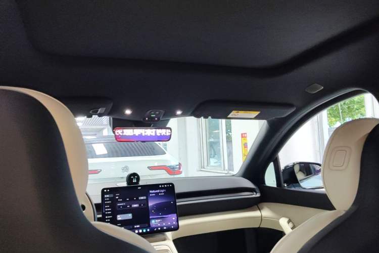 Used Nio ES6 2024 75 kWh Headliner