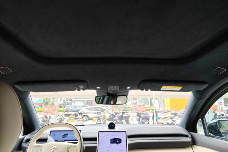 Used Nio ES6 2024 75 kWh Headliner