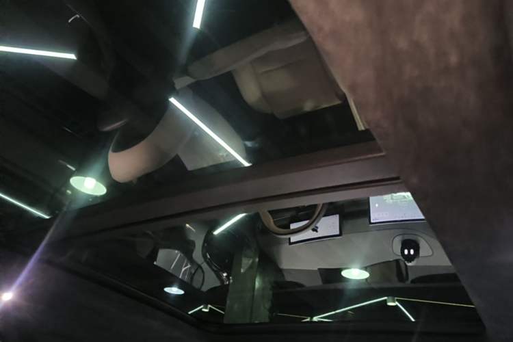Used Nio ES6 2024 75 kWh Headliner