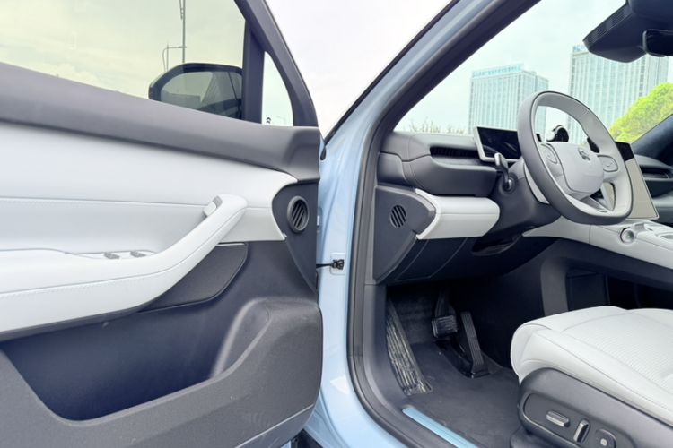 Used Nio ES6 2024 75 kWh Interior 1