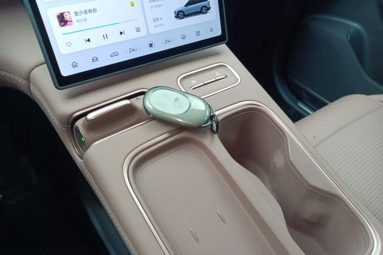 Used Nio ES6 2024 75 kWh Interior 1