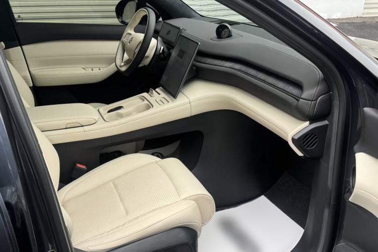 Used Nio ES6 2024 75 kWh Interior 1