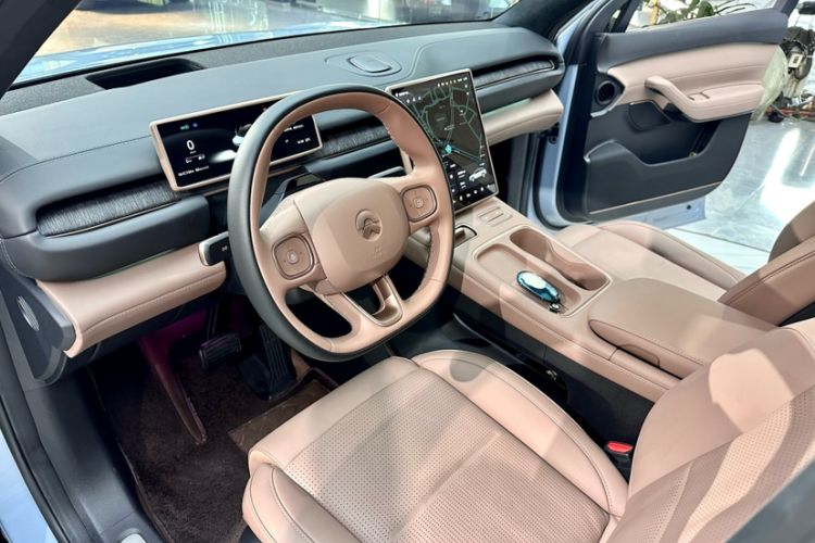 Used Nio ES6 2024 75 kWh Interior 10