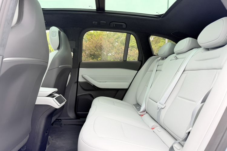 Used Nio ES6 2024 75 kWh Interior 2