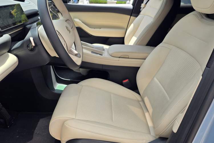 Used Nio ES6 2024 75 kWh Interior 2