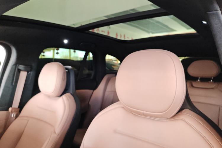 Used Nio ES6 2024 75 kWh Interior 3