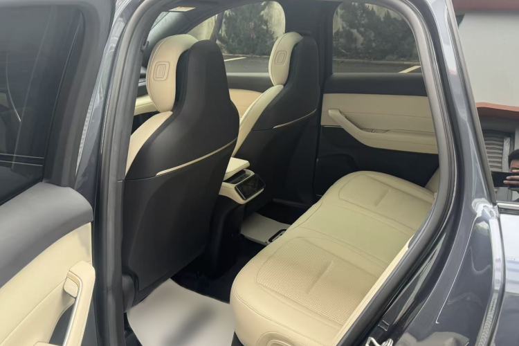 Used Nio ES6 2024 75 kWh Interior 3
