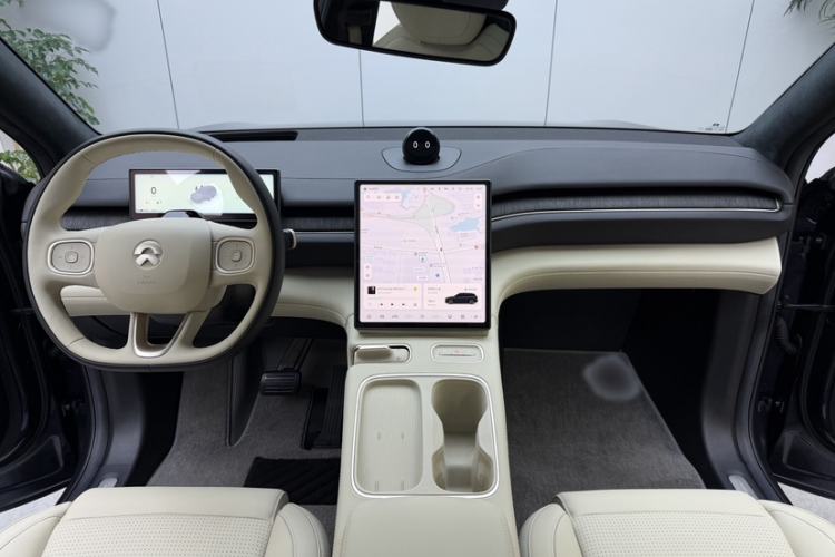 Used Nio ES6 2024 75 kWh Interior 4