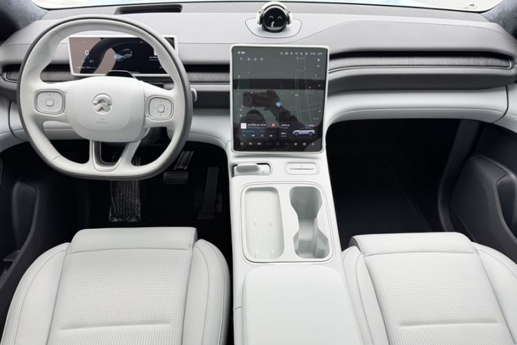 Used Nio ES6 2024 75 kWh Interior 4