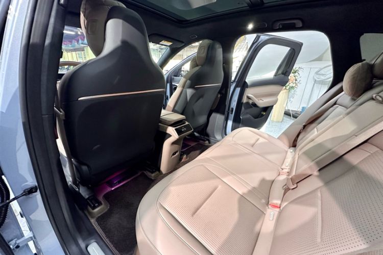 Used Nio ES6 2024 75 kWh Interior 4