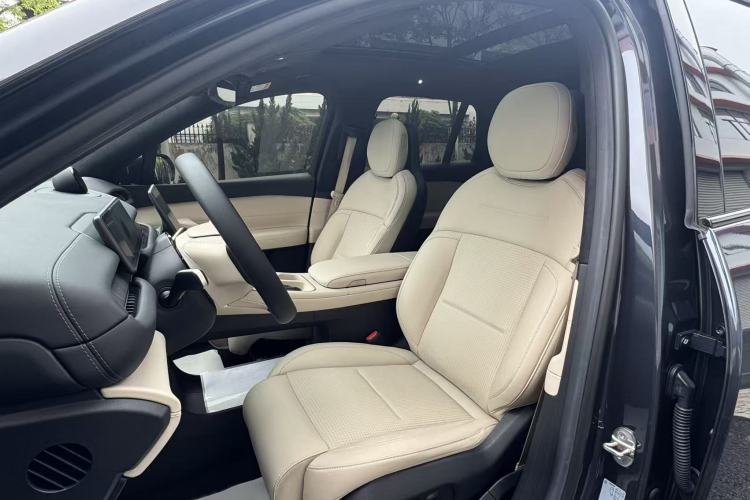 Used Nio ES6 2024 75 kWh Interior 4