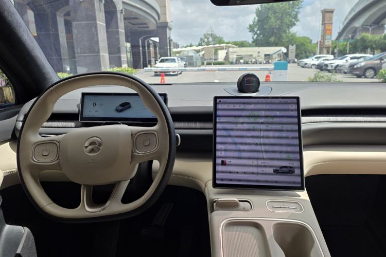 Used Nio ES6 2024 75 kWh Interior 5