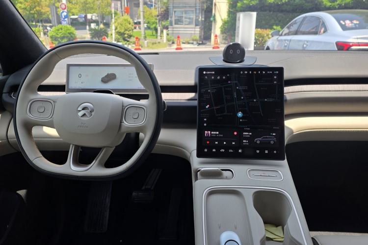 Used Nio ES6 2024 75 kWh Interior 5