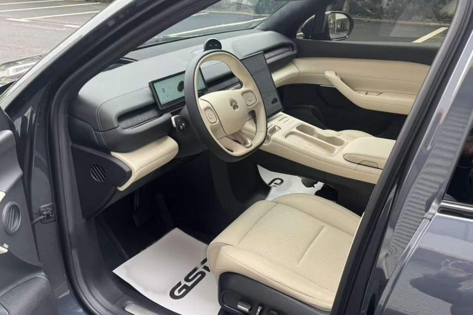 Used Nio ES6 2024 75 kWh Interior 8