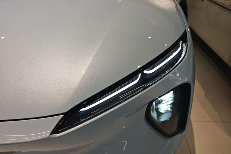 Used Nio ES6 2024 75 kWh Left Front Headlight