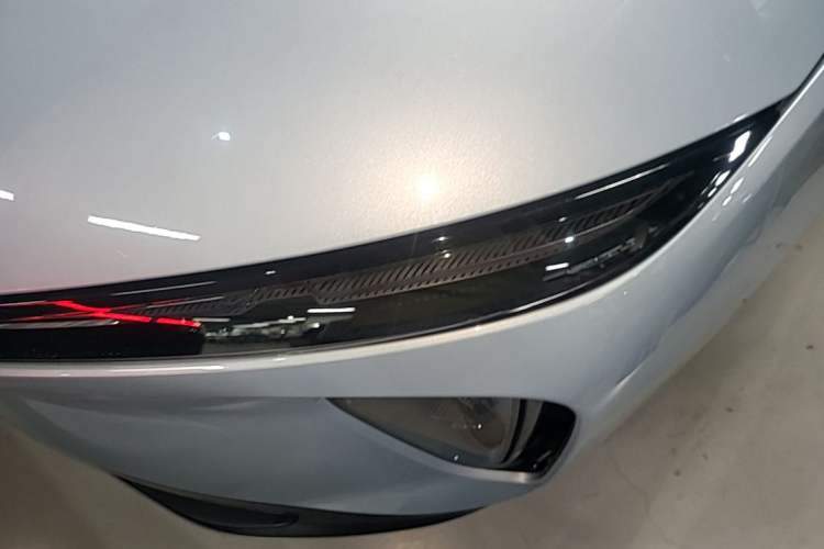 Used Nio ES6 2024 75 kWh Left Front Headlight