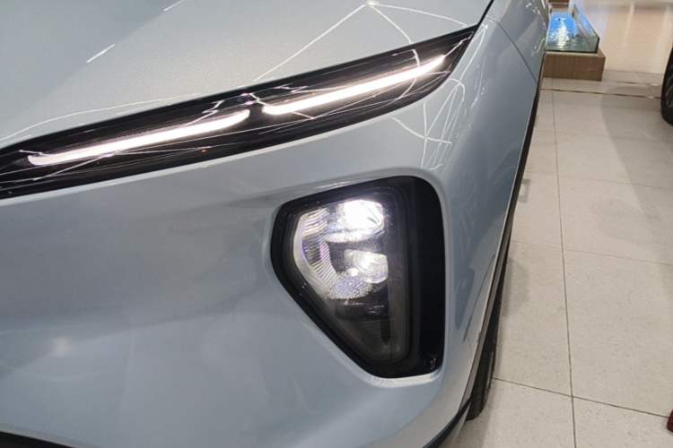 Used Nio ES6 2024 75 kWh Left Front Headlight