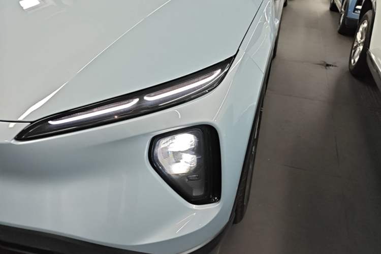 Used Nio ES6 2024 75 kWh Left Front Headlight