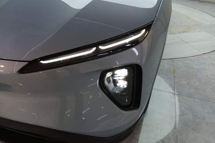 Used Nio ES6 2024 75 kWh Left Front Headlight