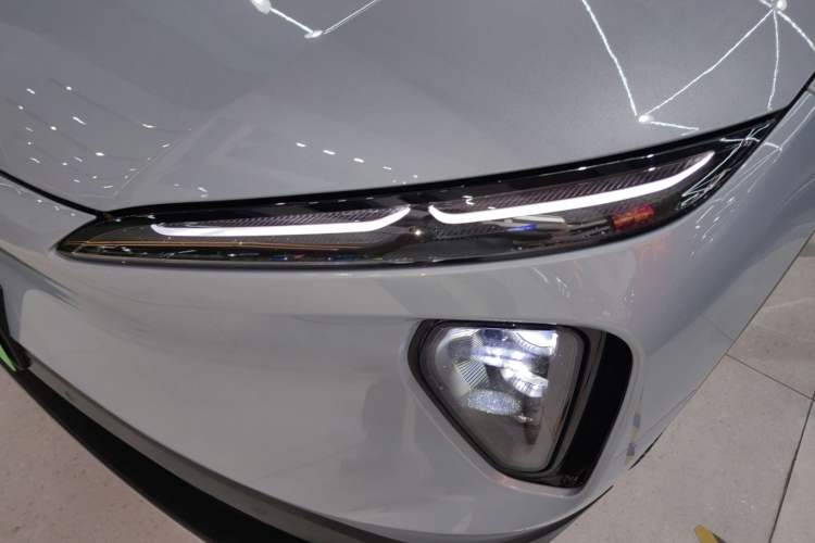 Used Nio ES6 2024 75 kWh Left Front Headlight