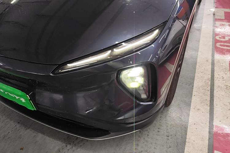 Used Nio ES6 2024 75 kWh Left Front Headlight