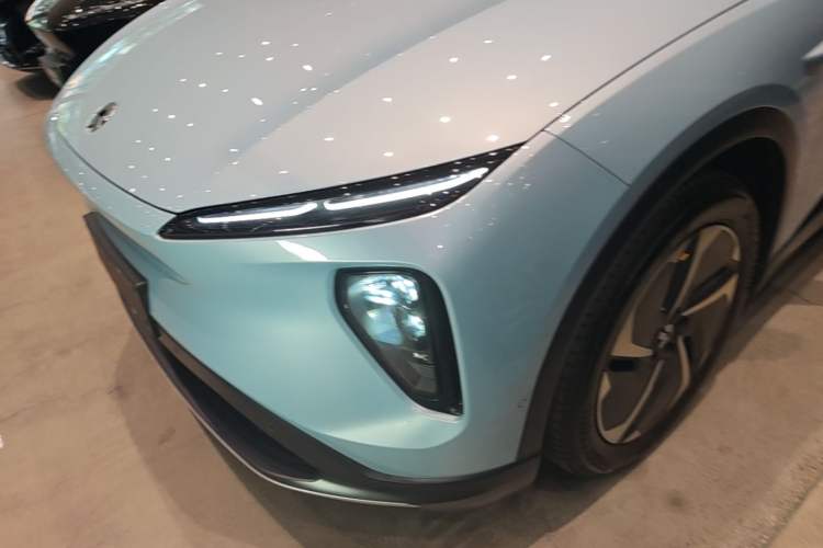 Used Nio ES6 2024 75 kWh Left Front Headlight