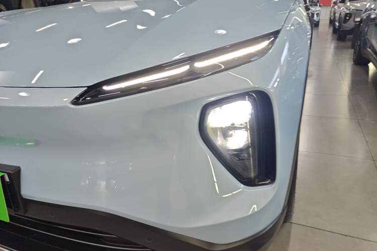 Used Nio ES6 2024 75 kWh Left Front Headlight