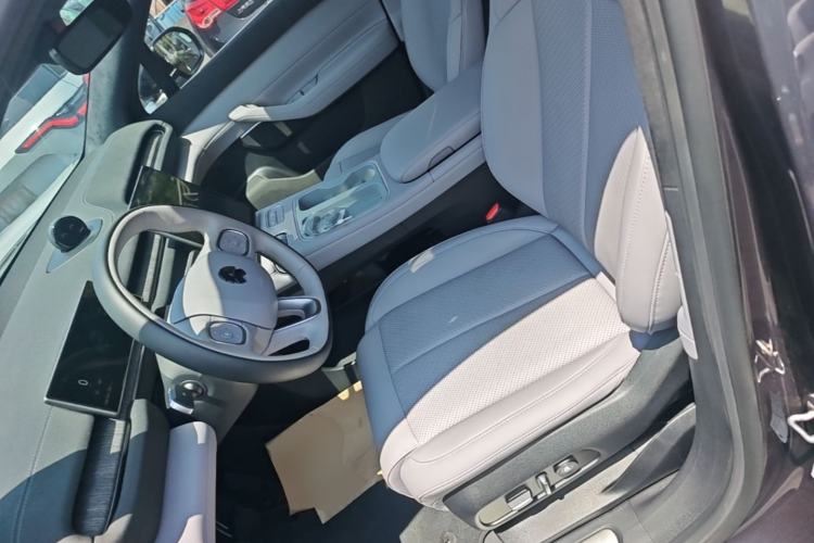 Used Nio ES6 2024 75 kWh Left Front Seat
