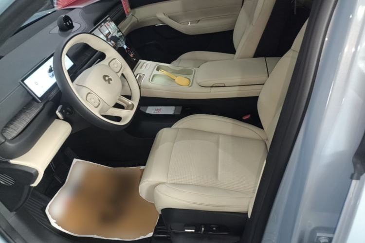 Used Nio ES6 2024 75 kWh Left Front Seat